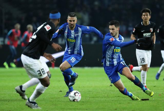 组合而成 组合而成